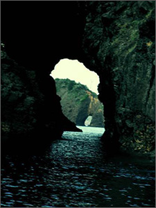 加賀の潜戸と的島